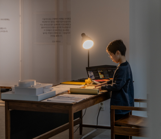 ‘집들이’ 형식의 이색 전시회… 29일까지 열린다